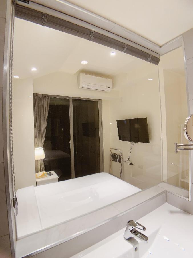 In Fengchia 映逢甲 Hotel Taichung Bagian luar foto